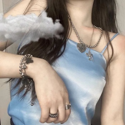 兽设洞穴场景绘制兽圈群